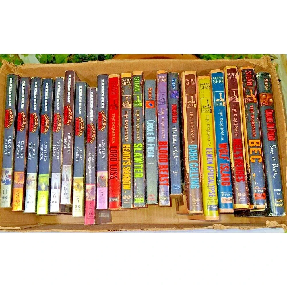 Lot‎ of 21 Darren Shan Books - Many of the Cirque Du Freak Series